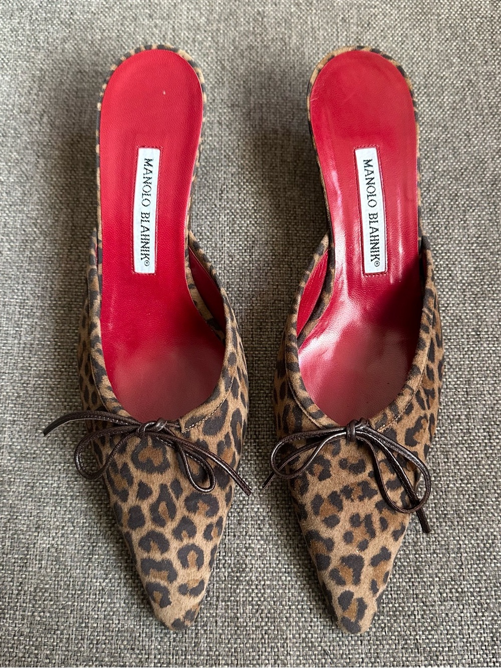 Vintage Manolo Blahnik suede leopard print heels - Picture 2 of 6
